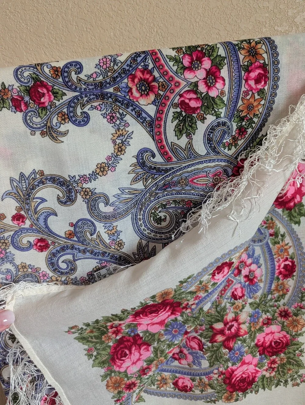Pavlovo Posad 100% Wool Floral Pattern Women's Shawl